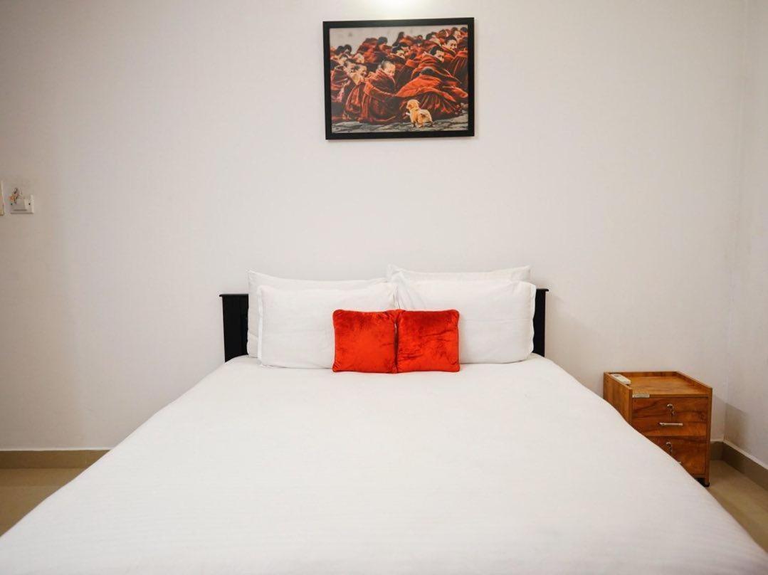 Fortis Rooms Kochi Bagian luar foto